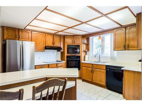 50 Shadeland Crescent, Stoney Creek, ON - Indoor Photo Showing Kitchen With Double Sink