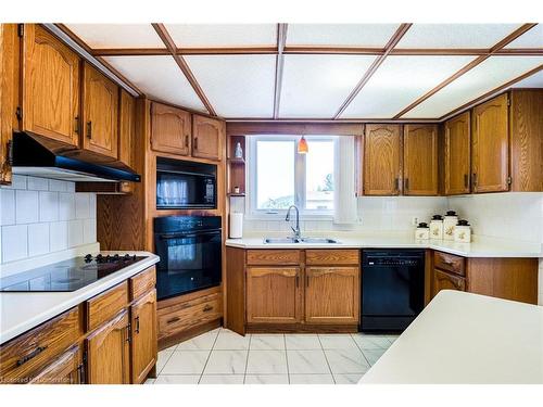 50 Shadeland Crescent, Stoney Creek, ON - Indoor Photo Showing Kitchen With Double Sink