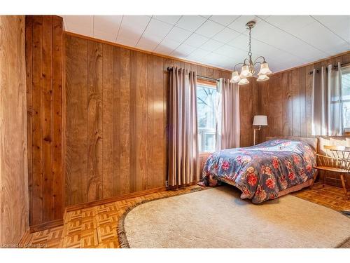 432 Pihach Street, Pelham, ON - Indoor Photo Showing Bedroom