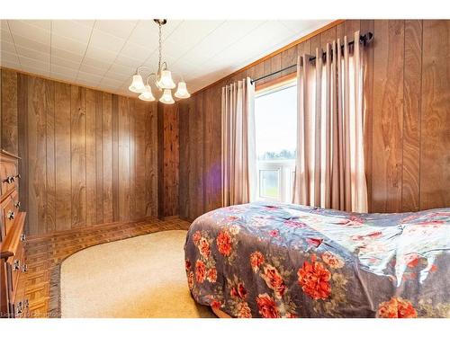 432 Pihach Street, Pelham, ON - Indoor Photo Showing Bedroom