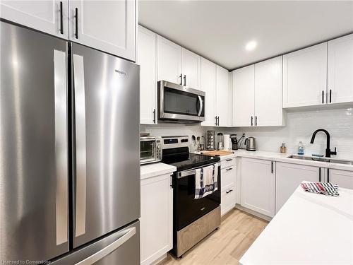 2-366 John Street N, Hamilton, ON - Indoor Photo Showing Kitchen