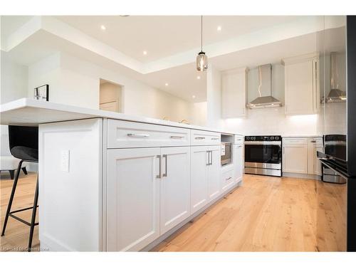 19 Oakley Drive, Niagara-On-The-Lake, ON - Indoor Photo Showing Kitchen