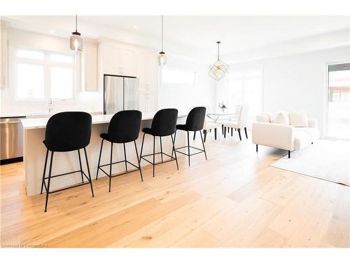 19 Oakley Drive, Niagara-On-The-Lake, ON - Indoor Photo Showing Kitchen