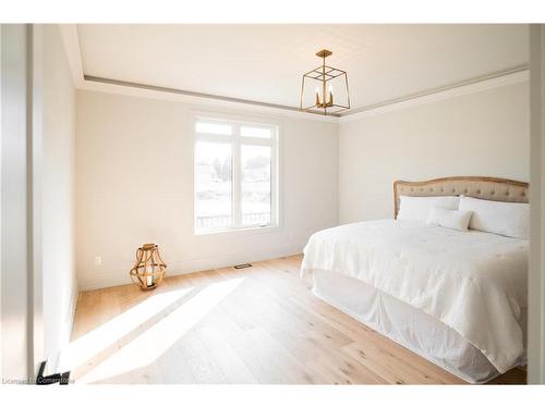 19 Oakley Drive, Niagara-On-The-Lake, ON - Indoor Photo Showing Bedroom