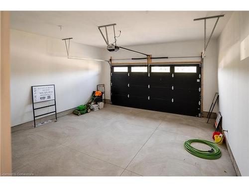 19 Oakley Drive, Niagara-On-The-Lake, ON - Indoor Photo Showing Garage