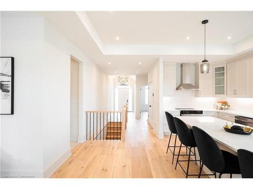 19 Oakley Drive, Niagara-On-The-Lake, ON - Indoor Photo Showing Kitchen With Upgraded Kitchen