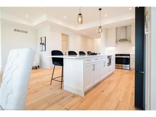 19 Oakley Drive, Niagara-On-The-Lake, ON - Indoor Photo Showing Kitchen