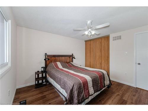 51 Monteagle Court, Hamilton, ON - Indoor Photo Showing Bedroom