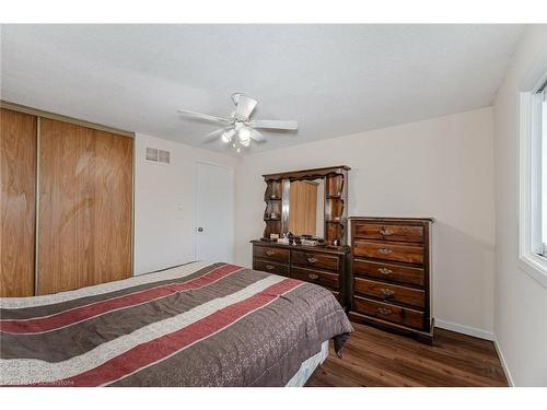 51 Monteagle Court, Hamilton, ON - Indoor Photo Showing Bedroom