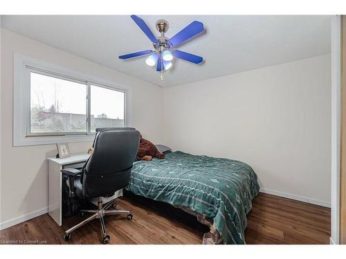 51 Monteagle Court, Hamilton, ON - Indoor Photo Showing Bedroom