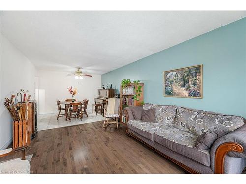 51 Monteagle Court, Hamilton, ON - Indoor Photo Showing Living Room