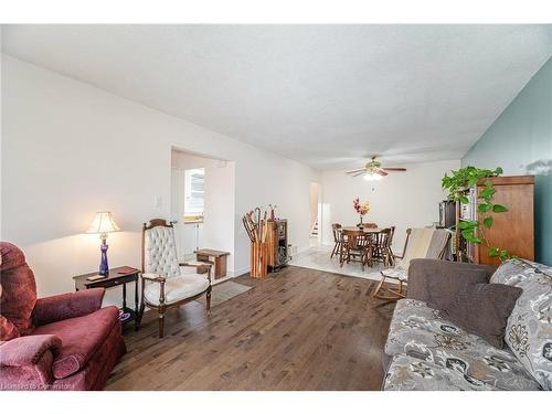 51 Monteagle Court, Hamilton, ON - Indoor Photo Showing Living Room