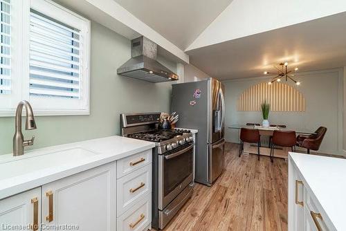 9 Bing Crescent, Stoney Creek, ON - Indoor Photo Showing Kitchen