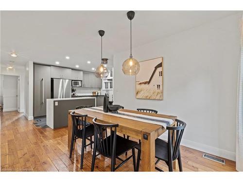 1383 Royal Drive, Burlington, ON - Indoor Photo Showing Dining Room