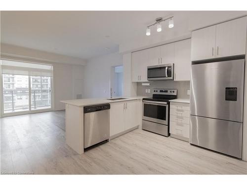 411-340 Plains Road E, Burlington, ON - Indoor Photo Showing Kitchen