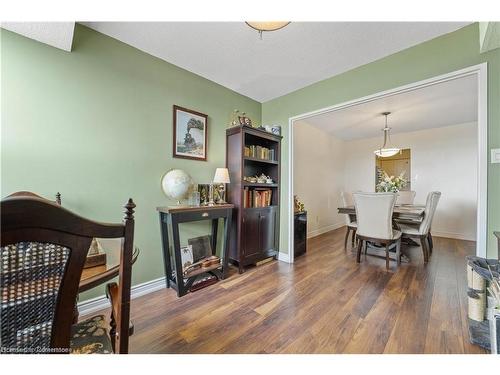 1414-500 Green Road, Stoney Creek, ON - Indoor Photo Showing Dining Room