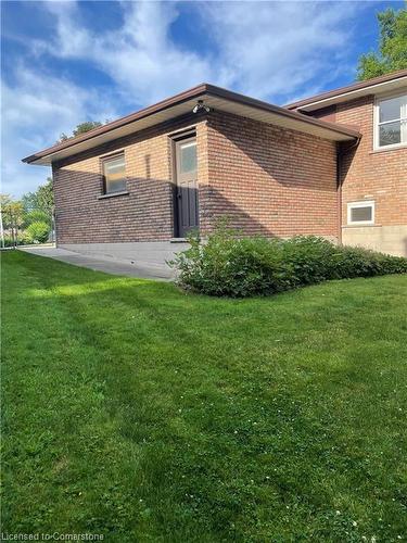 Lower-15 Penlake Court, Hamilton, ON - Outdoor