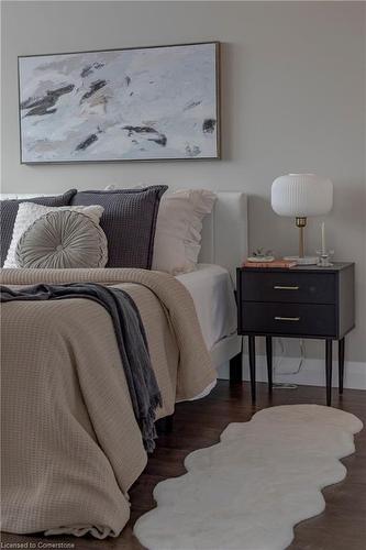 504-101 Locke Street S, Hamilton, ON - Indoor Photo Showing Bedroom