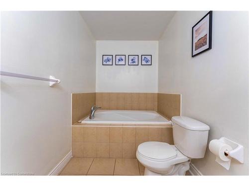 2082 Pine Street, Burlington, ON - Indoor Photo Showing Bathroom