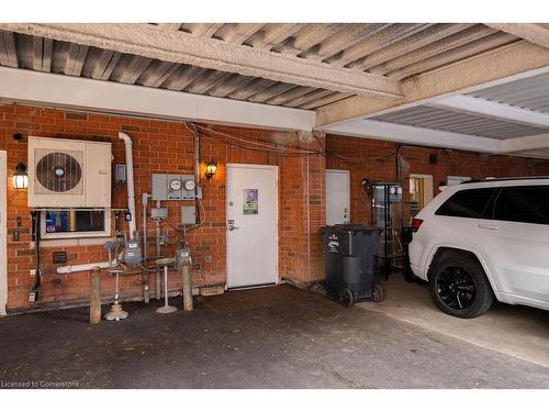 2082 Pine Street, Burlington, ON - Indoor Photo Showing Garage