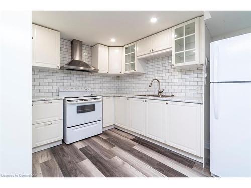 Lower-3215 Cemetery Road, Hamilton, ON - Indoor Photo Showing Kitchen