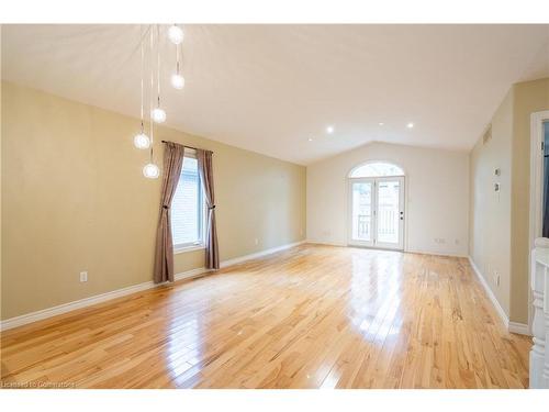 3-54 Glenwood Drive, Brantford, ON - Indoor Photo Showing Other Room