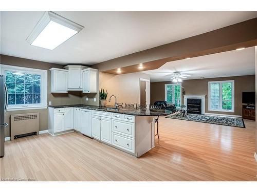 16 Durham Road, Stoney Creek, ON - Indoor Photo Showing Kitchen