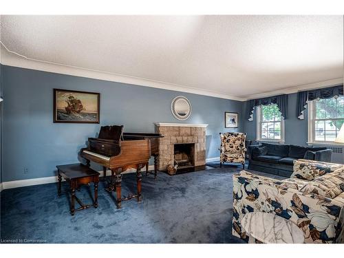 16 Durham Road, Stoney Creek, ON - Indoor Photo Showing Living Room With Fireplace