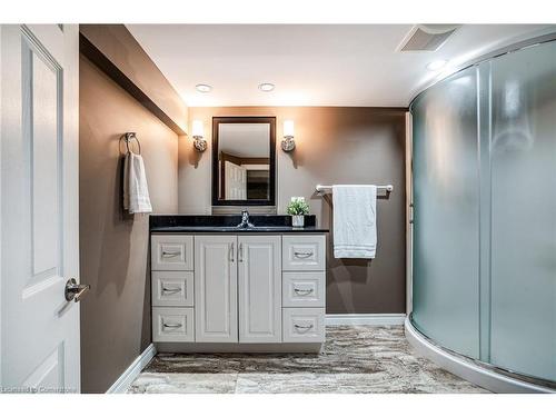 16 Durham Road, Stoney Creek, ON - Indoor Photo Showing Bathroom