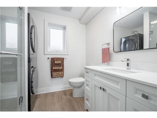 2-102 Donnici Drive, Hamilton, ON - Indoor Photo Showing Bathroom