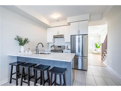 27-590 North Service Road, Stoney Creek, ON - Indoor Photo Showing Kitchen With Stainless Steel Kitchen With Double Sink With Upgraded Kitchen