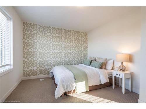 27-590 North Service Road, Stoney Creek, ON - Indoor Photo Showing Bedroom