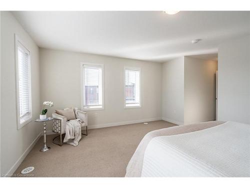 27-590 North Service Road, Stoney Creek, ON - Indoor Photo Showing Bedroom