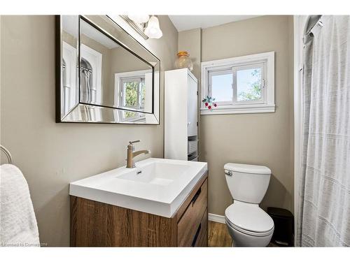 369 Queenston Street, St. Catharines, ON - Indoor Photo Showing Bathroom