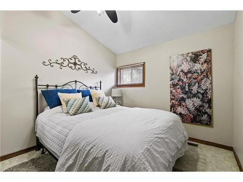 369 Queenston Street, St. Catharines, ON - Indoor Photo Showing Bedroom