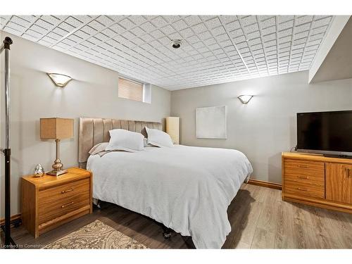 369 Queenston Street, St. Catharines, ON - Indoor Photo Showing Bedroom