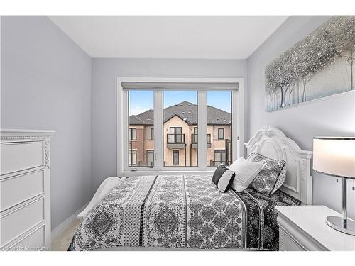 1117-585 Colborne Street E, Brantford, ON - Indoor Photo Showing Bedroom