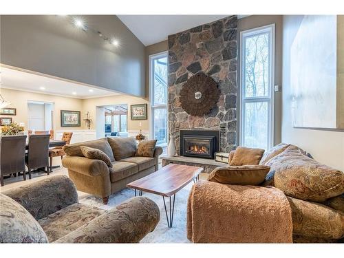 1351 Hazelton Boulevard, Burlington, ON - Indoor Photo Showing Living Room With Fireplace