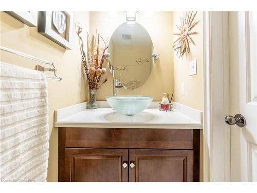 1351 Hazelton Boulevard, Burlington, ON - Indoor Photo Showing Bathroom