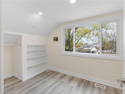 1 Exeter Avenue, Welland, ON - Indoor Photo Showing Other Room