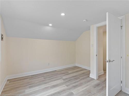 1 Exeter Avenue, Welland, ON - Indoor Photo Showing Other Room