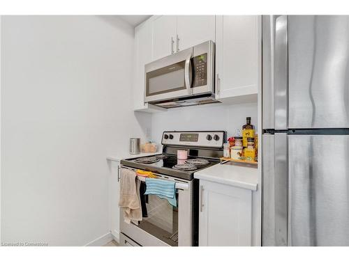 212-101 Shoreview Place, Stoney Creek, ON - Indoor Photo Showing Kitchen