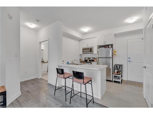 212-101 Shoreview Place, Stoney Creek, ON - Indoor Photo Showing Kitchen