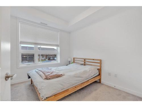 212-101 Shoreview Place, Stoney Creek, ON - Indoor Photo Showing Bedroom