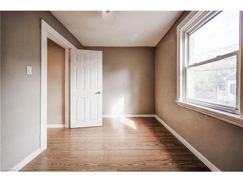 B-48 Locke Street S, Hamilton, ON - Indoor Photo Showing Other Room