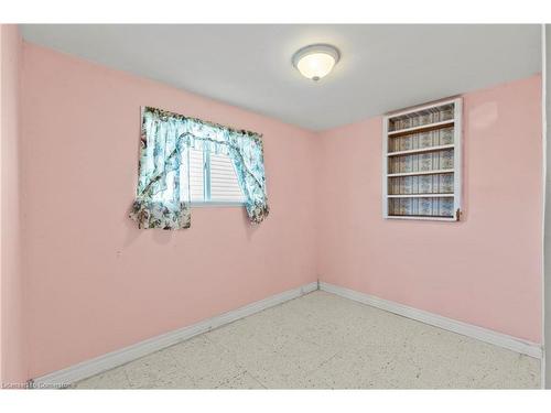 8 Josephine Street, St. Catharines, ON - Indoor Photo Showing Other Room