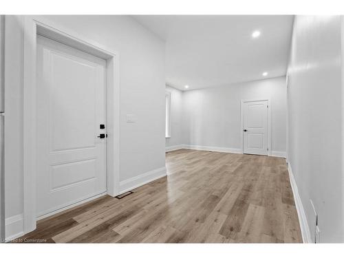 1-55 Cayuga Street, Brantford, ON - Indoor Photo Showing Other Room