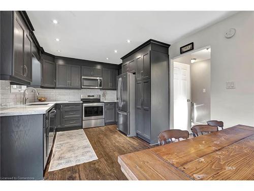 11 Rhodes Court, Hamilton, ON - Indoor Photo Showing Kitchen