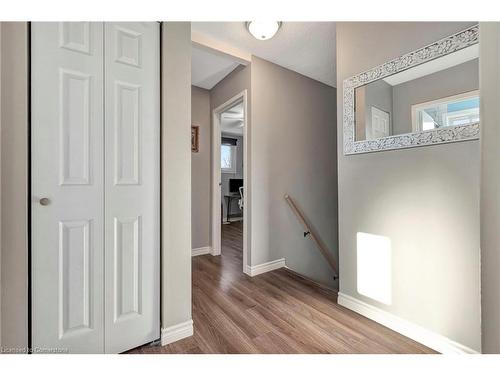 11 Rhodes Court, Hamilton, ON - Indoor Photo Showing Other Room