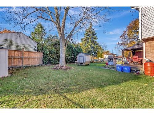 11 Rhodes Court, Hamilton, ON - Outdoor